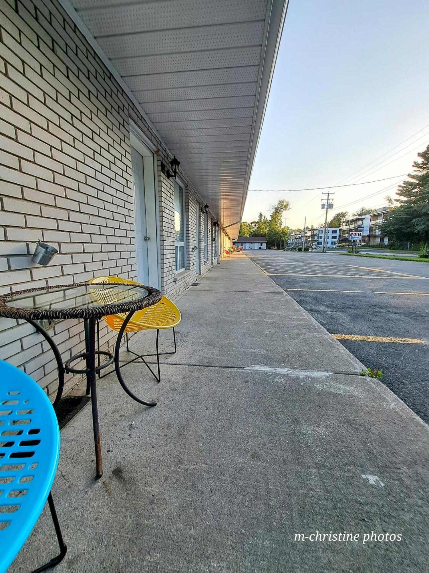 Motel Bonsoir Joliette Eksteriør bilde