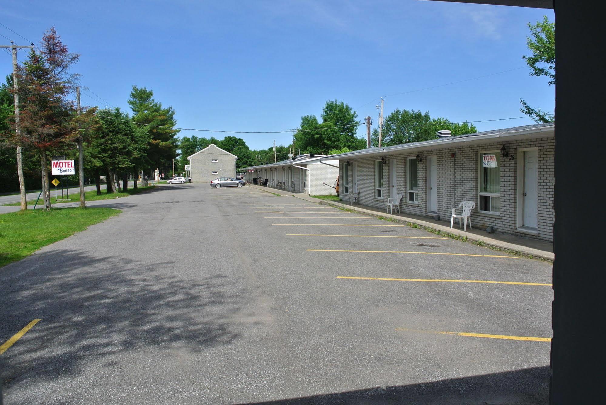 Motel Bonsoir Joliette Eksteriør bilde